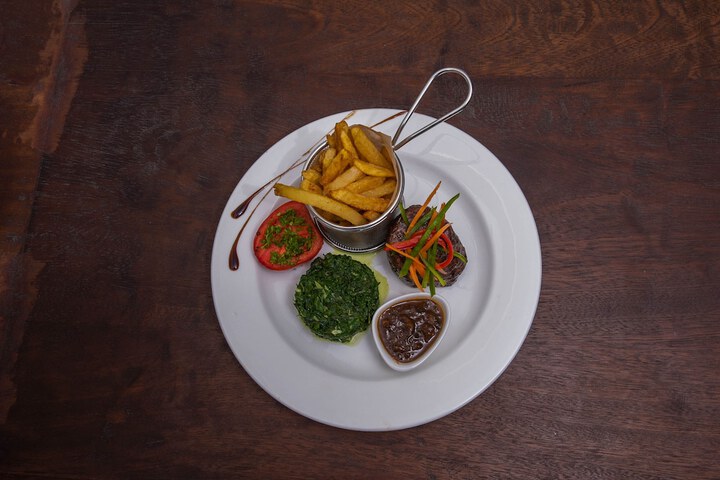 Dining 38 of 49