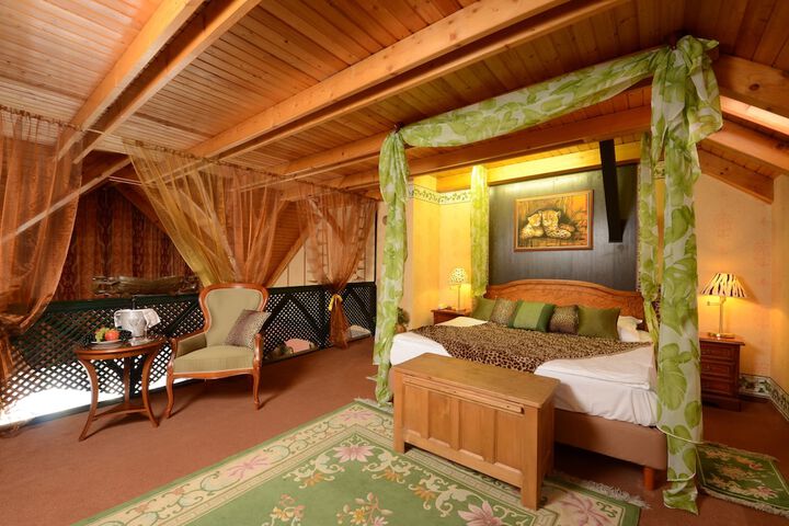 Room 5 of 70