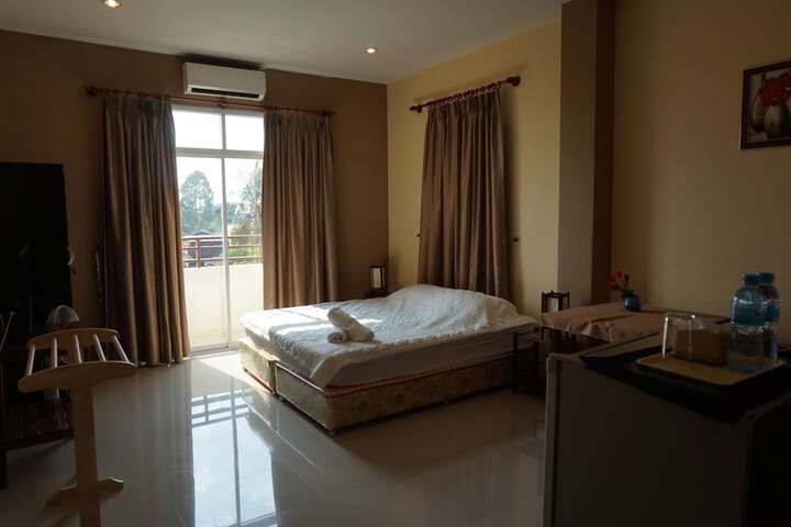Room 4 of 38