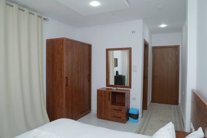 Room 25 of 48