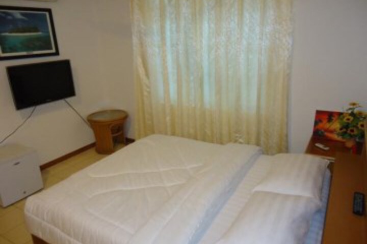 Room 6 of 6