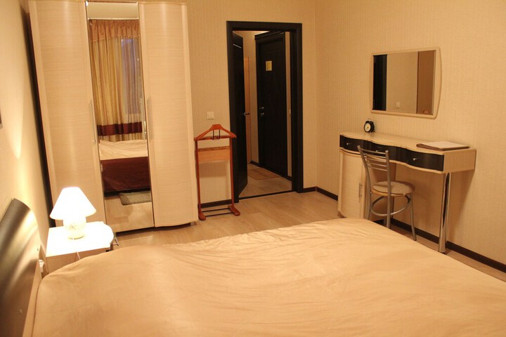 Room 11 of 96