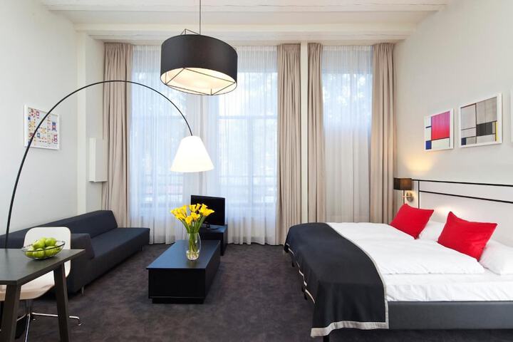 Room 25 of 57
