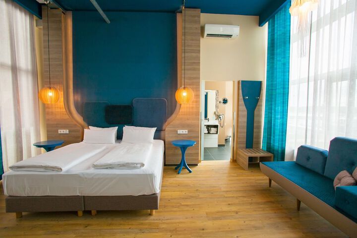 Room 15 of 131