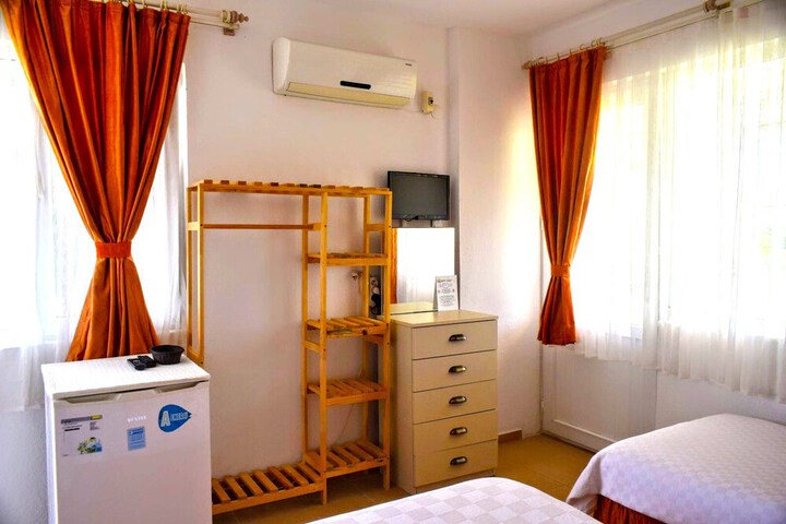 Room 11 of 33