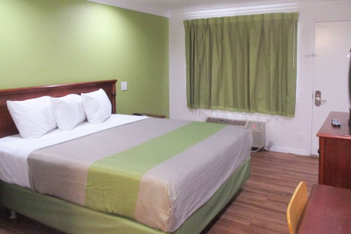 Room 12 of 29