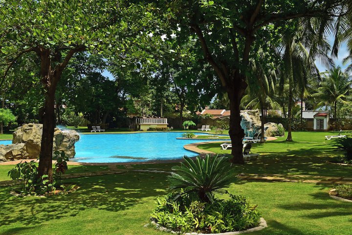 Pools & Facilities