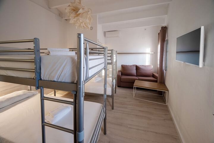 Room 7 of 23