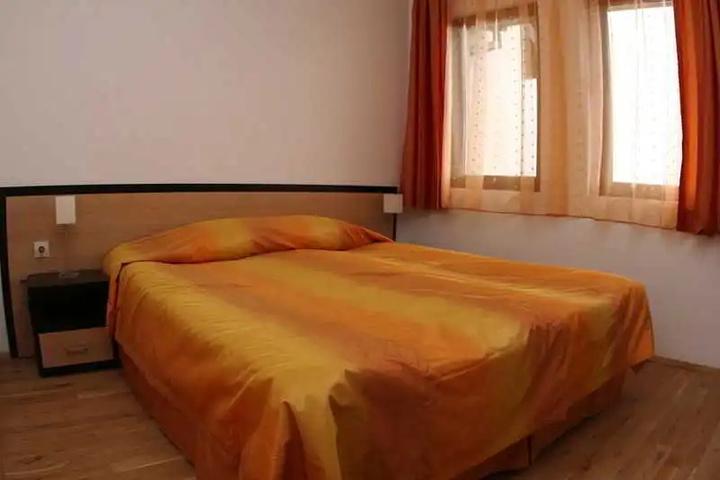 Room 2 of 7