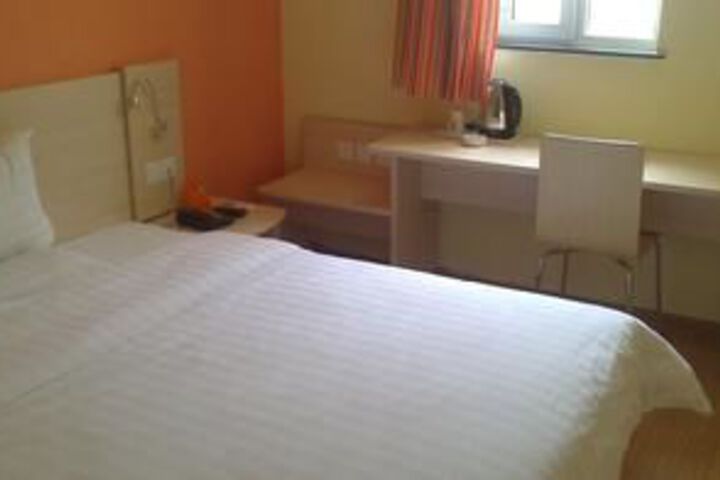 Room 15 of 24