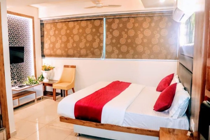 Hotel The Grand in Ahmedabad