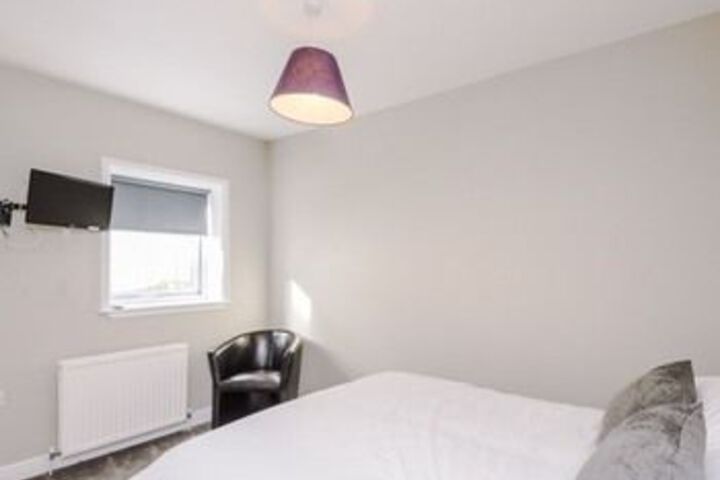 Room 8 of 17