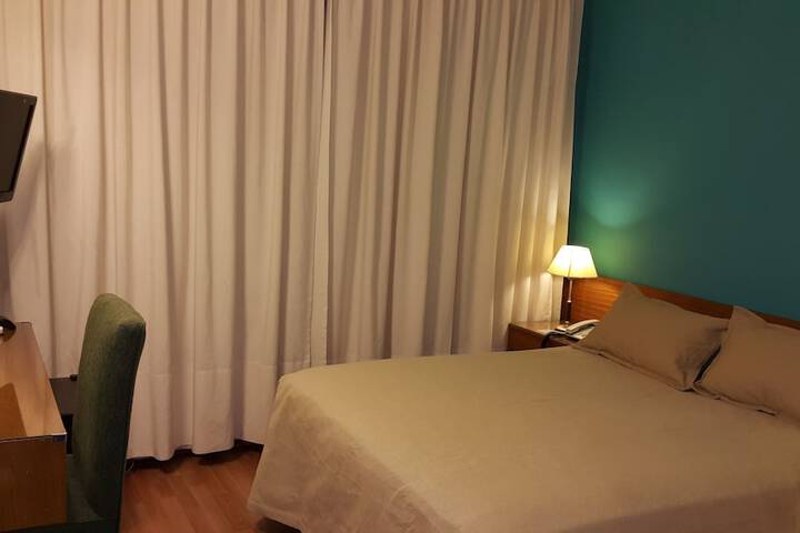 Room 6 of 33