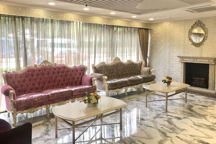 Lounge 98 of 117