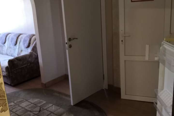 Room 4 of 11