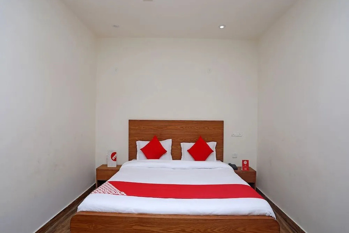 Room 3 of 12