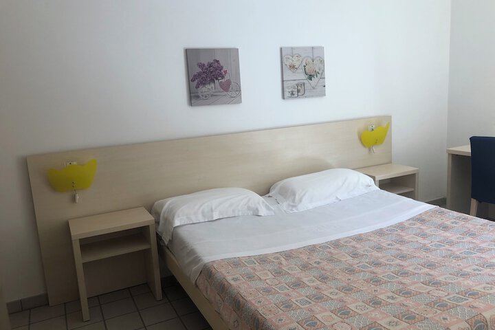 Room 10 of 35