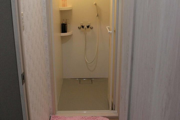 Room 13 of 37