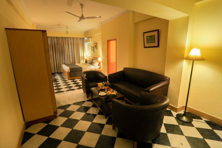 Room 27 of 60