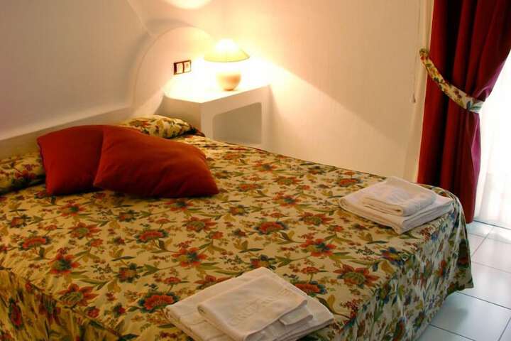 Room 4 of 30