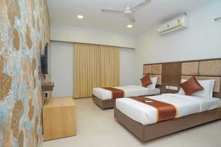 Room 10 of 35
