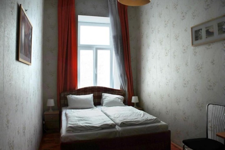 Room 5 of 15