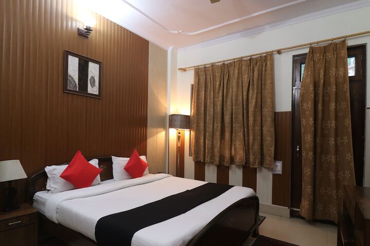 Room 17 of 32
