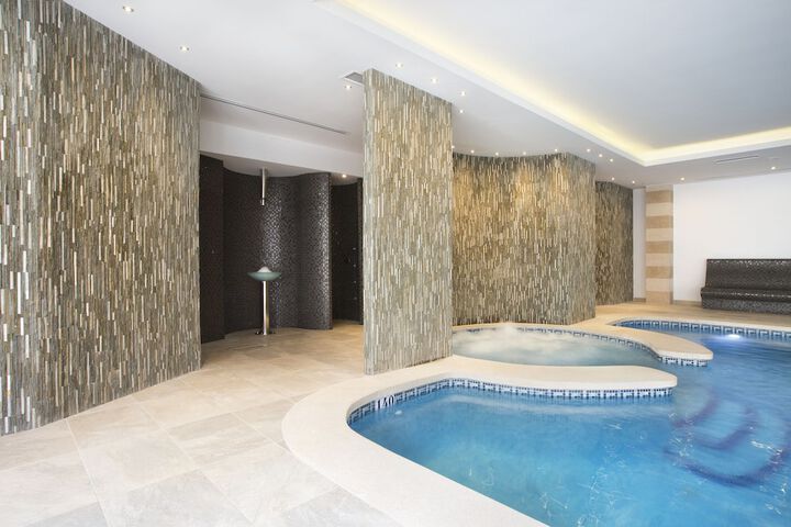 Pool Hotel