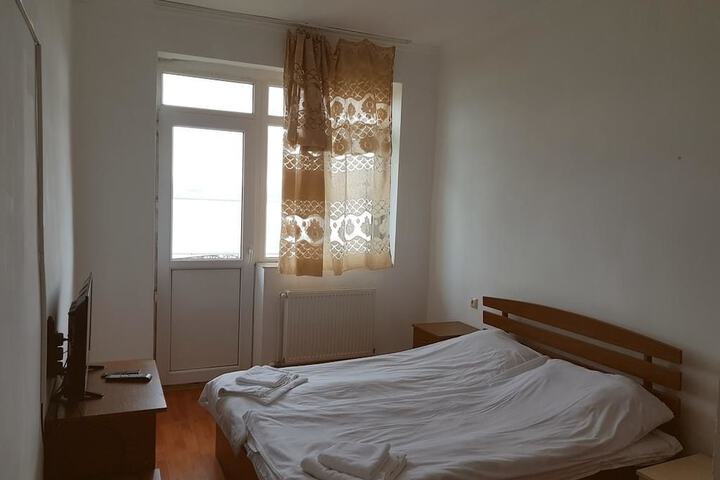 Room 6 of 47
