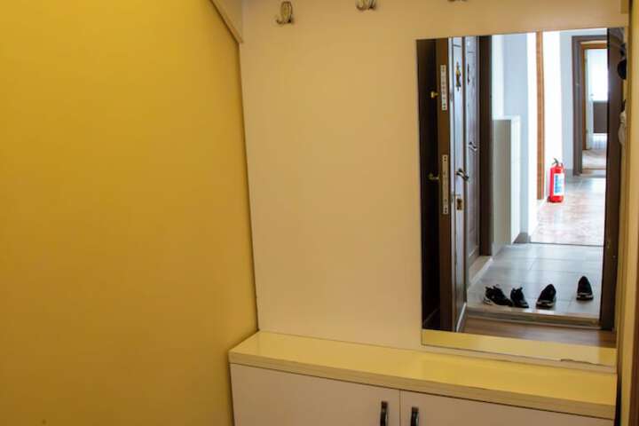 Room 52 of 151