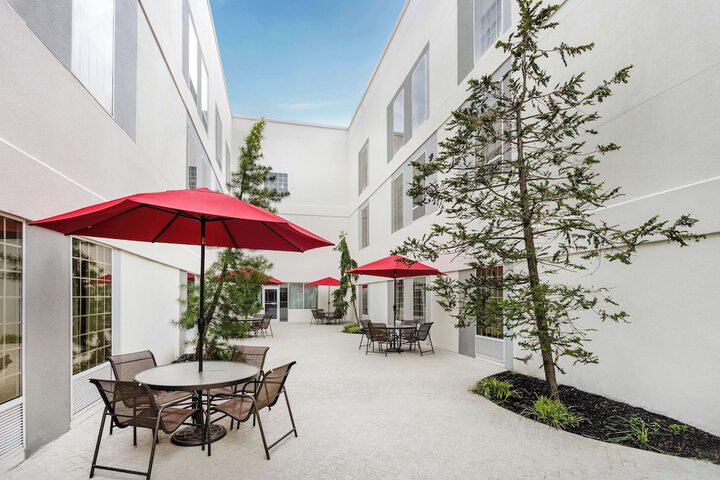Terrace/Patio 43 of 44