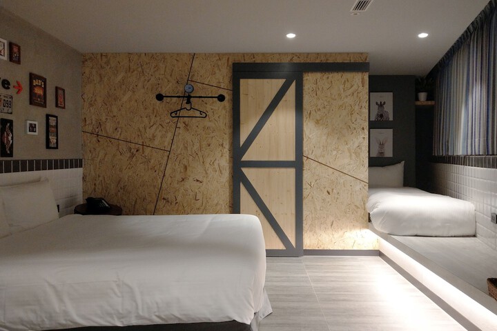 Room 61 of 119