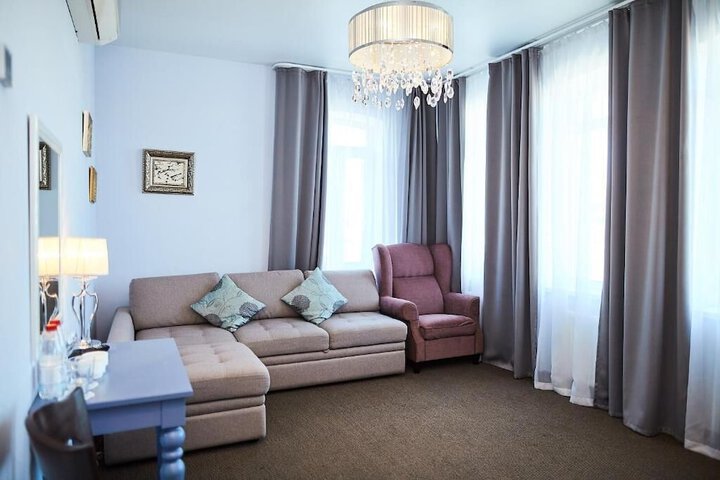 Room 32 of 82