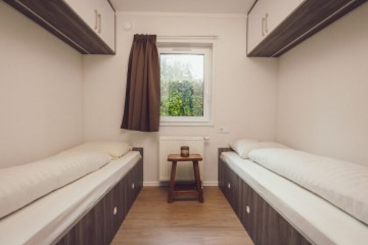 Room 8 of 143