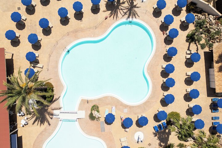 Hotel Pool