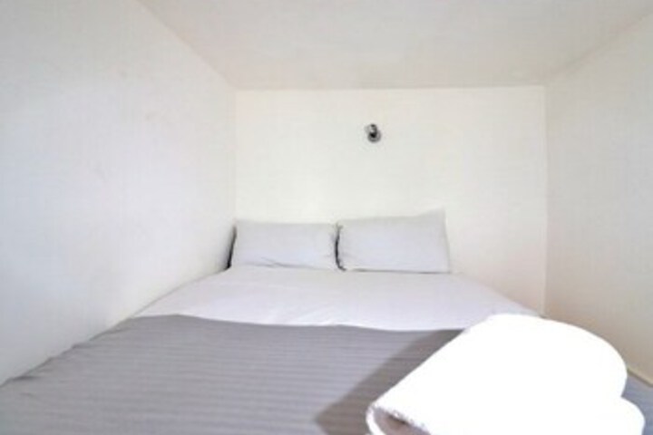 Room 35 of 39