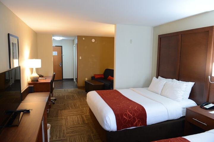 Suite 2 Queen Beds (19 of 27)