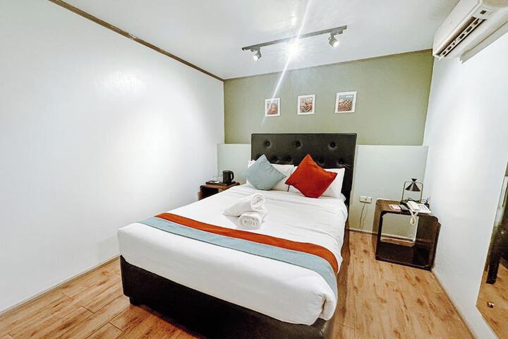 Room 9 of 60