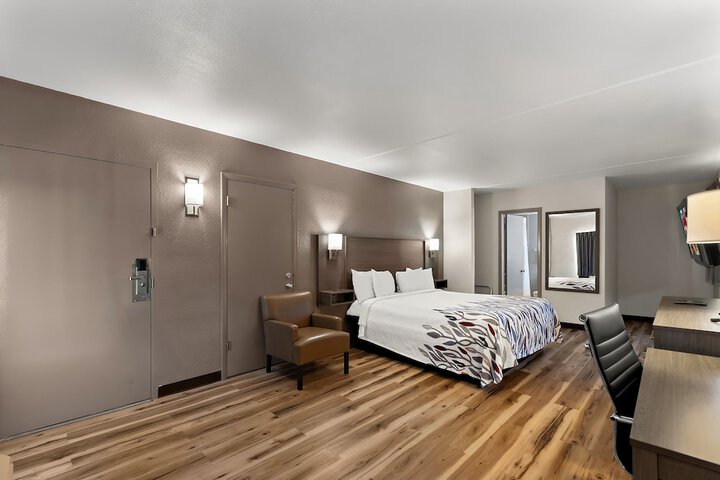 Standard King First Floor (5 of 10)