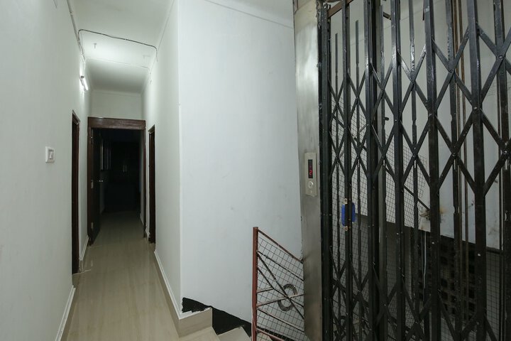 Ballroom/Hall 26 of 29
