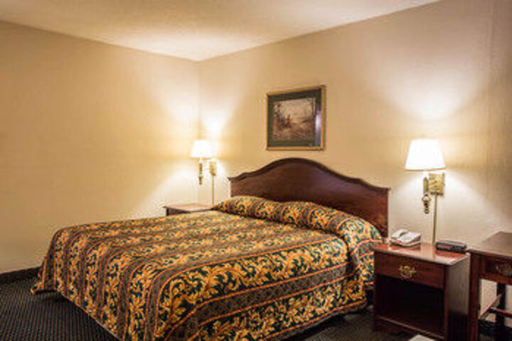 Room 10 of 23