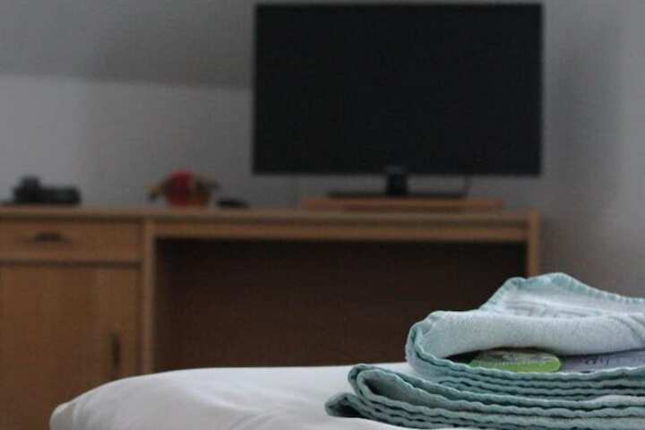 Room 6 of 11