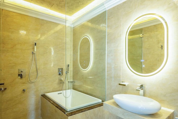 Room 10 of 285