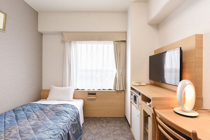 Room 28 of 65