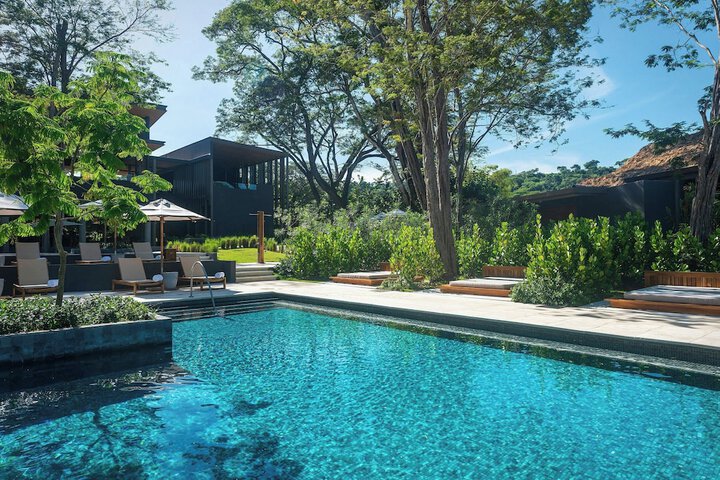 Pool 118 of 252