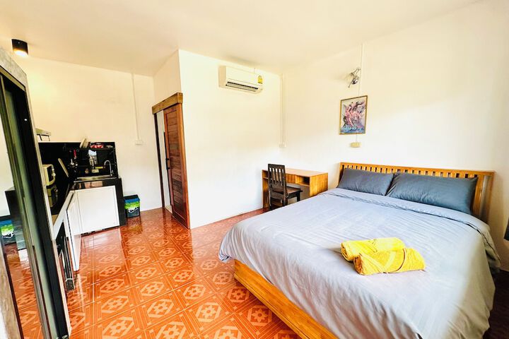 Room 32 of 177