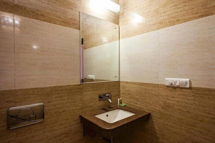 Room 16 of 22