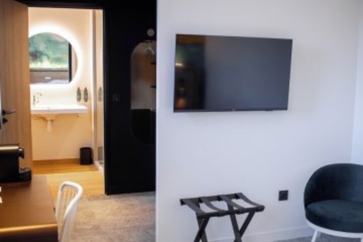 Room 20 of 98