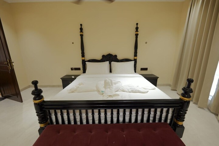 Room 8 of 38