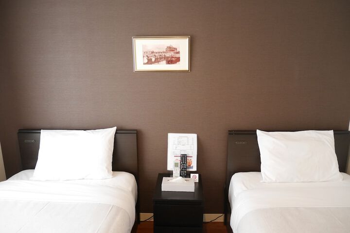 Room 22 of 60
